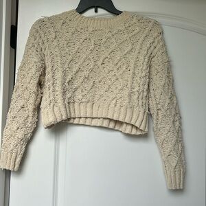 Cropped crème colored sweater